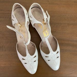 Vintage Ferragamo T Strap Heels with Eyelets Sz 8
